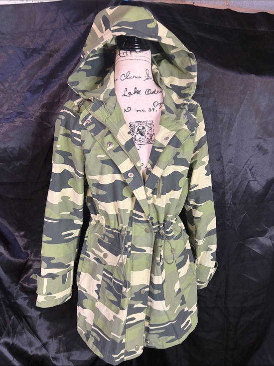 crown & ivy Jackets & Blazers - Crown & Ivy Camo Utility Jacket Hooded Lightweight Coat EUC Sz M